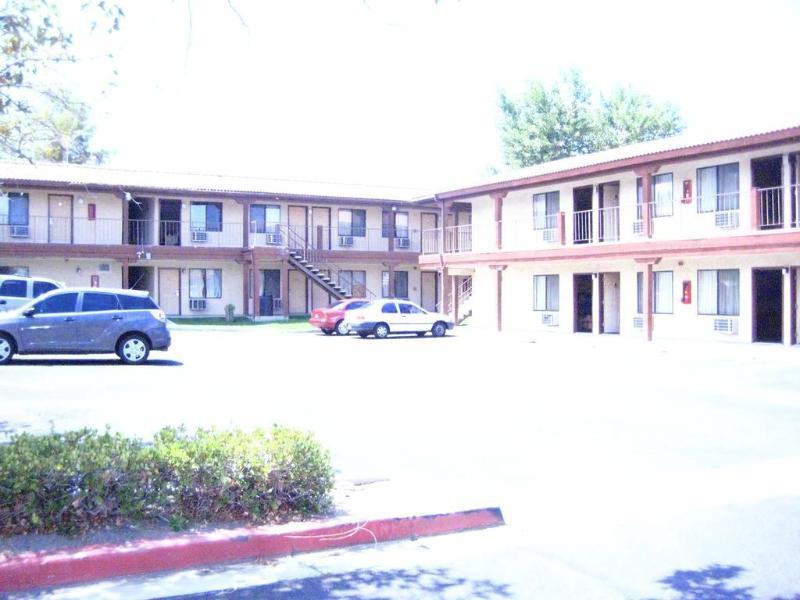 Beyond Stay Hotel Victorville Downtown Exterior foto
